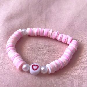 Only one in stock beautiful and super cute braclet pink an white
